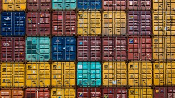 Blockchain Resolves Uncertainty in the Supply Chain